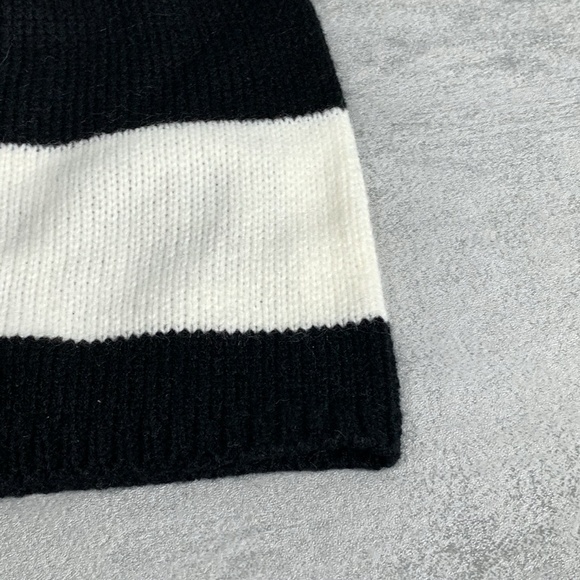 kate spade new york Black/White "BRRR" Yarn Pompom - Picture 4 of 8